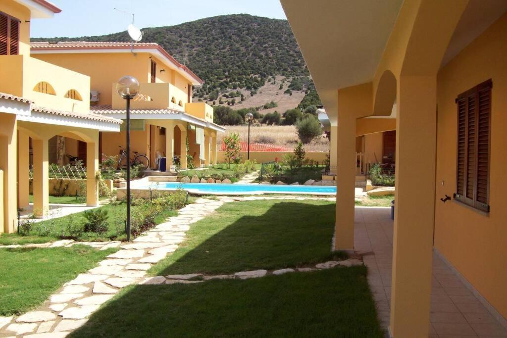 Villa Su Due Livelli Super Accessoriata SantʼAnna Arresi Екстериор снимка